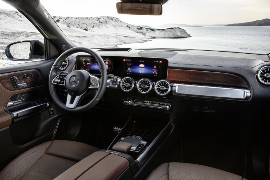 Торпедо Mercedes-Benz GLB250 Edition 1 (X247) 2019 года  (WW) (фото 16 из 44)